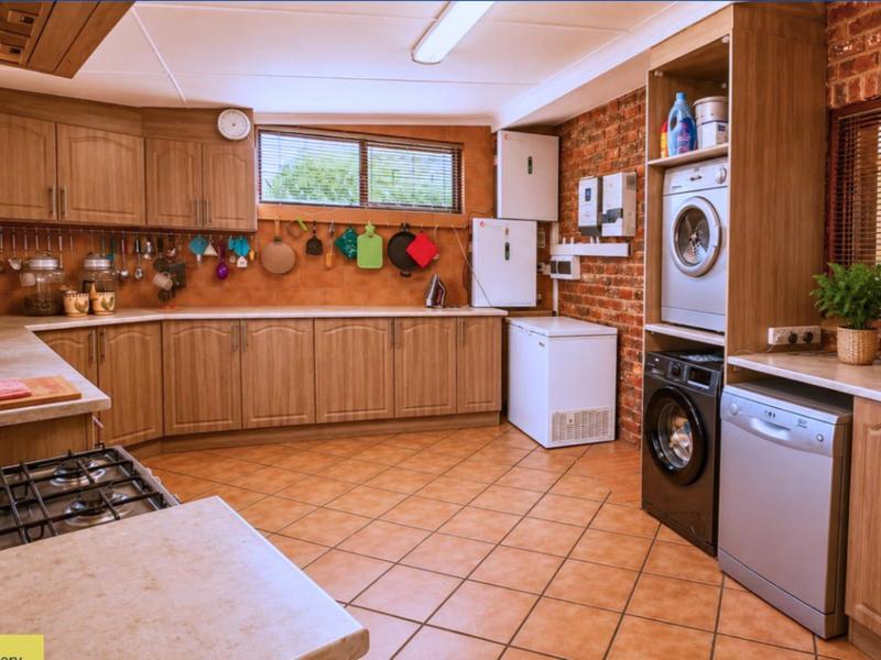 4 Bedroom Property for Sale in Heiderand Western Cape